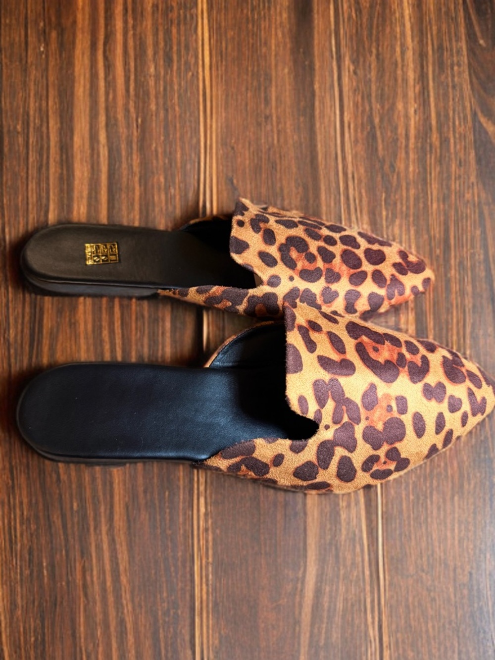 Brand New Leopard Print Pointed Toe Mule Flats Size 42 🤎